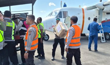 Langit-Maumere-Dipenuhi-Misi-Kemanusiaan,-Bantuan-dari-Pesawat-Cargo-dan-Cassa-Polri-Tiba