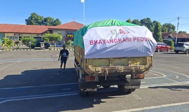 Kepedulian-Tak-Berhenti,-Polres-Sikka-Kembali-Distribusikan-570-Paket-Sembako-dan-1.000-Papan-Telur-ke-Maukaro
