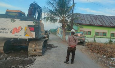 Polres-Sikka-Pastikan-Pengamanan-dan-Kelancaran-Pemulihan-Infrastruktur-PUPR-Pascagempa-di-Palue