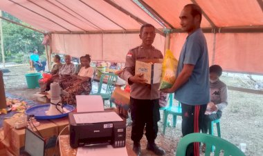 Gerak-Cepat-Polres-Sikka-Kawal-Distribusi-Bantuan-dan-Pemulangan-Pengungsi-Pascagempa
