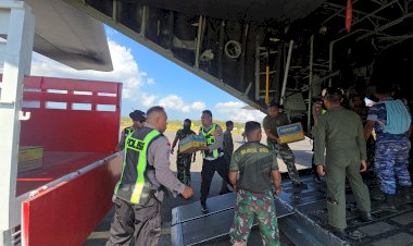 Bantuan-Gempa-Flores-Tiba-di-Maumere,-Ribuan-Koli-Logistik-Bergerak-Cepat-untuk-Warga-Terdampak