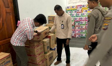 Polres-Sikka-Memilih-Cepat-Membantu,-Cermat-Mengawasi:-Bantuan-Pengungsi-Dikawal-Ketat,-Makanan-Dipastikan-Aman-dan-Tak-Kedaluwarsa
