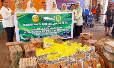 Kepedulian-Bergerak:-PN-Maumere-Salurkan-Bantuan,-Polres-Sikka-Kawal-hingga-ke-Tangan-Penerima