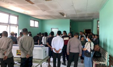 “Saat-Pengabdian-Berakhir,-Solidaritas-Tak-Pernah-Berhenti:-Polres-Sikka-Antar-Jenazah-AIPTU-I-Nengah-Mertayasa”