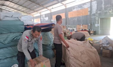 Dari-Gudang-Cosik,-Bantuan-Disortir,-Harapan-untuk-Warga-Sikka-Terdampak-Gempa-Digerakkan