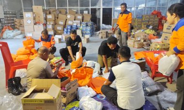Sinergi-Kemanusiaan-Polres-Sikka-dan-BPBD,-80-Paket-Sembako-Disiapkan-bagi-Warga-Terdampak-Gempa