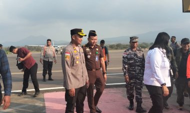 Perkuat-Koordinasi-Penanggulangan-Bencana,-Kepala-BNPB-Suharyanto-Tiba-di-Sikka