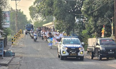 Dukung-Kelancaran-HUT-ke-37-SMA-Katolik-St.-John-Paul-II-Maumere,-Satlantas-Polres-Sikka-Laksanakan-Pengawalan