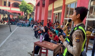 Sat-Lantas-Polres-Sikka-Ajak-Mahasiswa-Akademi-Farmasi-Santo-Fransiskus-Xaverius-Budayakan-Tertib-Berlalu-Lintas