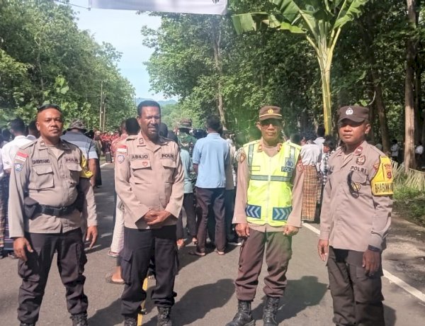 “Langkah Iman, Langkah Aman: Polsek Waigete Polres Sikka Kawal Kirab Salib Nusra Youth Day”