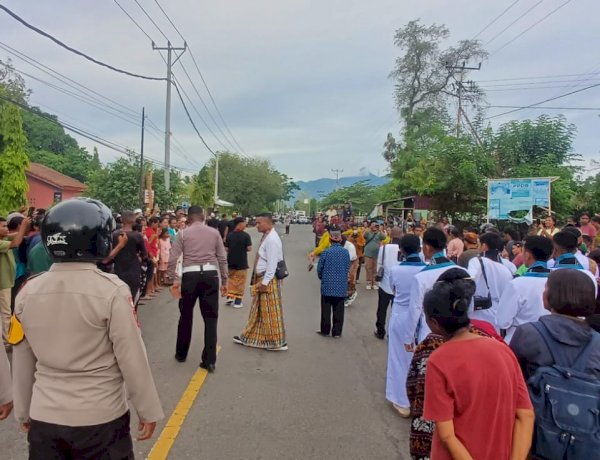 Pengamanan Ketat Polsek Kewapante Polres Sikka Warnai Penjemputan Imam Baru di Kangae