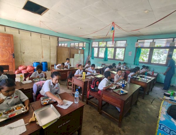 Makan Bergizi Gratis di Nita Sikka : 47 Warga Lokal Jadi Penggerak Dapur Sehat Anak Sekolah”