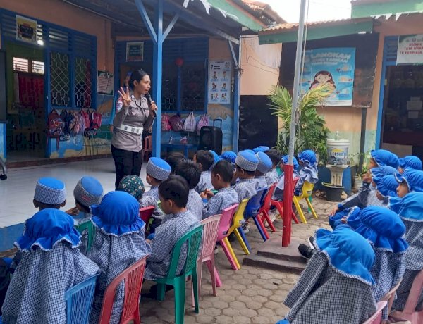 “Polres Sikka Polda NTT Didik Anak TK Permata Hati Jadi Pelopor Tertib Lalu Lintas”