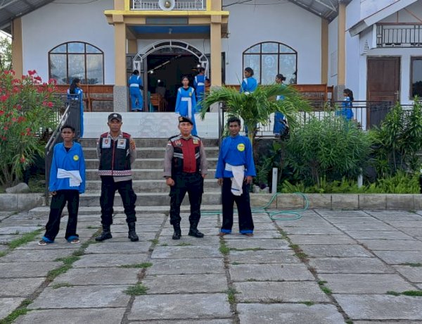 Sakramen Maha Kudus Diarak, Umat Penuhi Jalan Wolonmaget, Polres Sikka Polda NTT Jaga Kamtibmas
