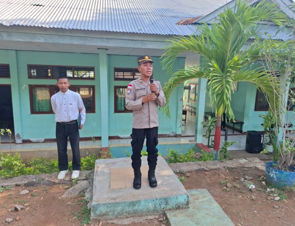 Dari Lapangan Upacara SMK 3 Maumere, Pesan Kasat Binmas Polres Sikka: Bijak Bermedsos, Disiplin Jadi Kunci Sukses