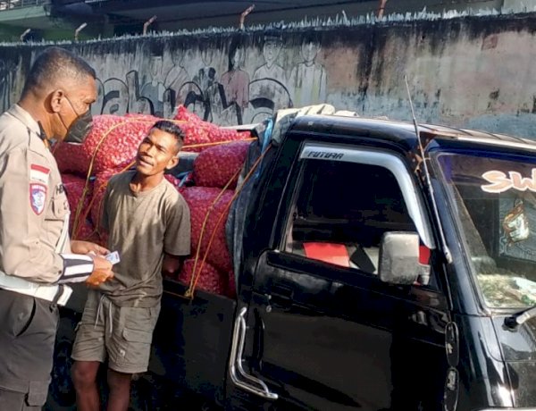 Tertib Lalu Lintas Harga Mati, Satlantas Polres Sikka Polda NTT All Out di Operasi Zebra Turangga 2025