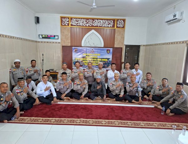 “Dari Musholla Al-Hikmah, Doa Polairud Sikka Mengalir untuk Korban Bencana di Nusantara”