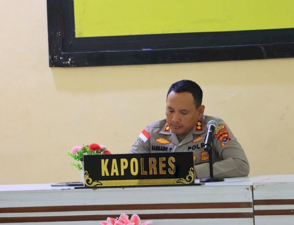 Anev Mingguan Polres Sikka Polda NTT Bahas Evaluasi Kinerja Oktober–November 2025