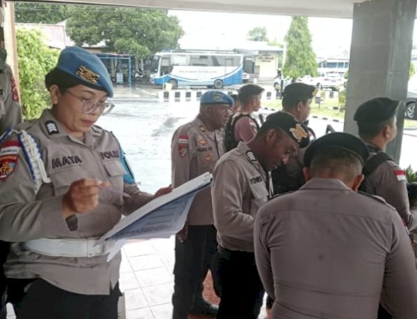 Apel Pagi Polres Sikka Polda NTT : Kapolres Perintahkan Personel Jaga Marwah dan Integritas Institusi