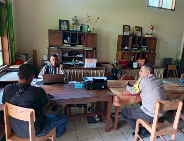 Natal Aman, Tahun Baru Kondusif: Polsek Lela Polres Sikka Polda NTT Satukan Langkah dengan Gereja