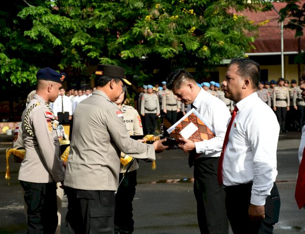 Penghargaan dan Apresiasi atas Dedikasi Luar Biasa, Tim Sus Pengungkapan Kasus Sebastian Bokol Terima Penghargaan Kapolda NTT