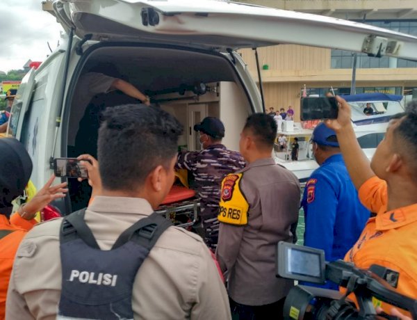 Polri Bergerak Cepat, Satu Jenazah Korban KM Putri Sakinah Ditemukan di Perairan Selat Padar