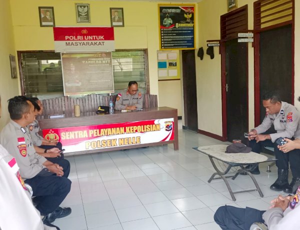 “Disiplin, Waspada, dan Humanis: Pesan Tegas Kapolsek Nelle dalam ANEV Mingguan”