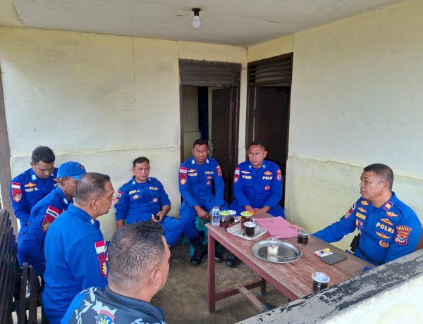 Perkuat Disiplin dan Integritas, Kasat Polairud Polres Sikka Polda NTT Gelar Anev dan Waskat Personel