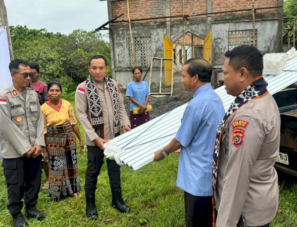 Polri Merawat Toleransi, Oikumene Polres Sikka Polda NTT Salurkan Bantuan ke Gereja Daranatar