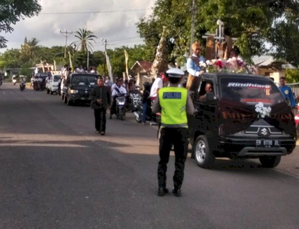 Ribuan Umat Ikuti Kirab Salib NYD, Polres Sikka Polda NTT Hadir Jaga Ketertiban dan Keselamatan