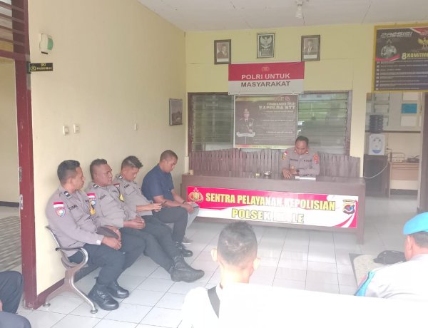 “Jarimu Harimaumu”, Kapolsek Nelle Tekankan Etika Medsos dan Disiplin Personel Dalam Anev Mingguan