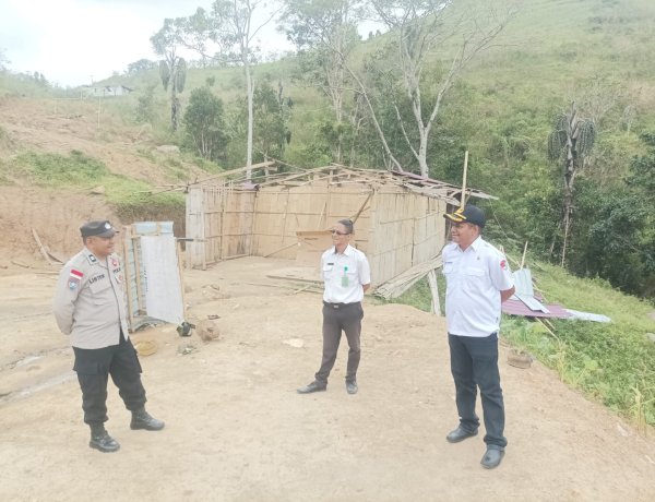 Cuaca Ekstrem Terjang Tana Wawo, Bangunan SMPN 048 Sa Ate Gaikiu Alami Kerusakan Serius