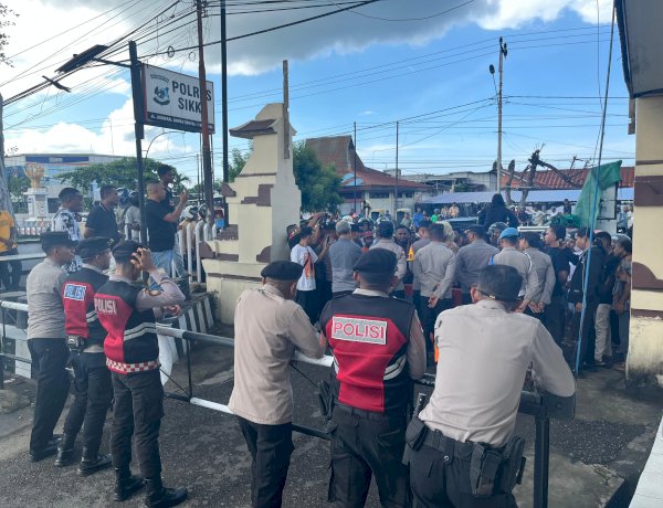 Polres Sikka Polda NTT Siagakan Pengamanan Terukur, Aksi Damai FOKALIS Berakhir Kondusif