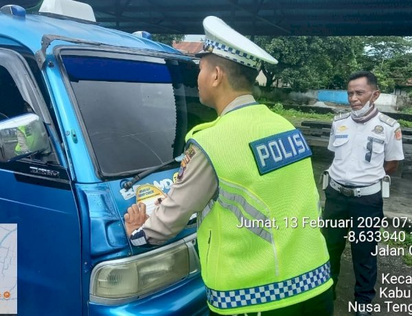 Operasi Turangga 2026, Satlantas Polres Sikka Polda NTT Sapa Pengendara Sejak Pagi