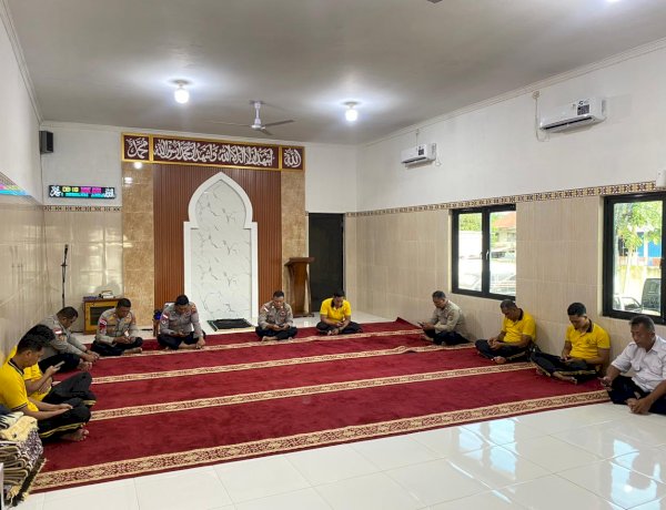 Polres Sikka Polda NTT Semarakkan Ramadan 1447 H dengan Tadarus Alquran, Perkuat Spiritualitas dan Integritas Personel