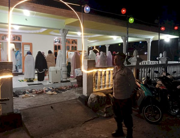 “Tarawih Aman, Jamaah Nyaman: Komitmen Polsek Kewapante Polres Sikka Amankan Sholat Tarawih di Tiga Masjid”
