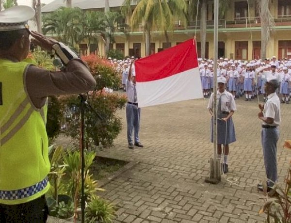 Dari Halaman Sekolah, Sat Lantas Polres Sikka Polda NTT Gaungkan Budaya Tertib Lalu Lintas Sejak Dini