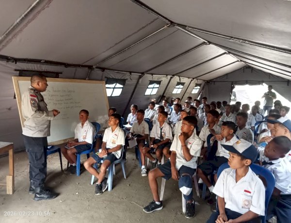 Menyalakan Kembali Cita-Cita di Tengah Bencana, Polsek Paga Polres Sikka Sentuh Hati Pelajar Tana Wawo
