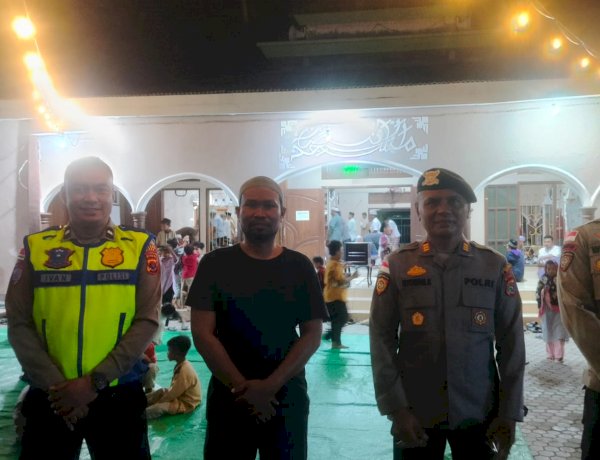 Polres Sikka Polda NTT Amankan Sholat Tarawih di Sejumlah Masjid, Jamaah Tenang dan Ibadah Kondusif