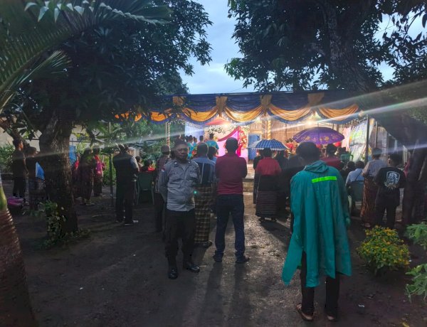 Pengamanan Presisi Polsek Lela Polres Sikka Warnai Prosesi Sakral Kirab Salib NYD