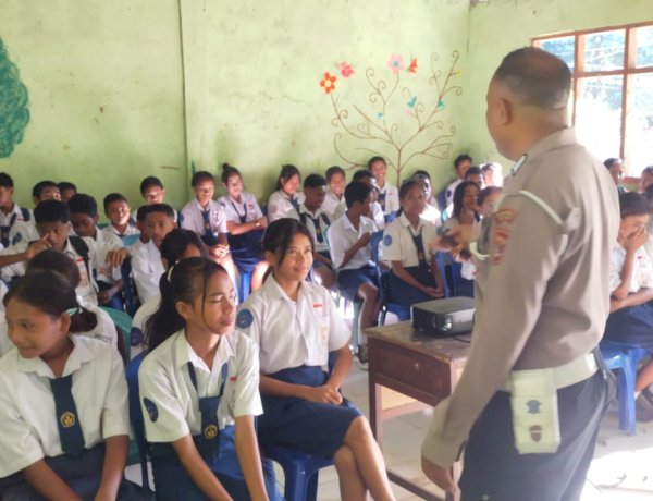 Polres Sikka Polda NTT Tegaskan Komitmen Kamseltibcarlantas, Edukasi Pelajar Jadi Garda Terdepan