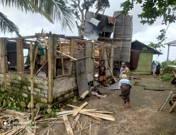 Saat Warga Tertimpa Musibah, Jajaran Polres Sikka Polda NTT Hadir Tinjau dan Koordinasikan Bantuan