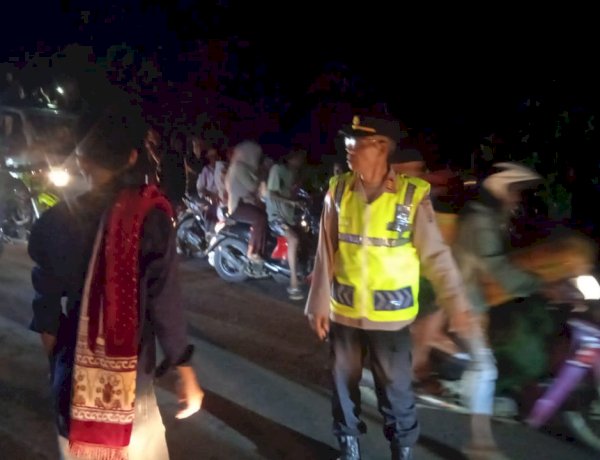 “Jajaran Polres Sikka–Polsek Waigete Siaga Penuh, Malam Takbiran Nangahale Aman dan Khidmat”