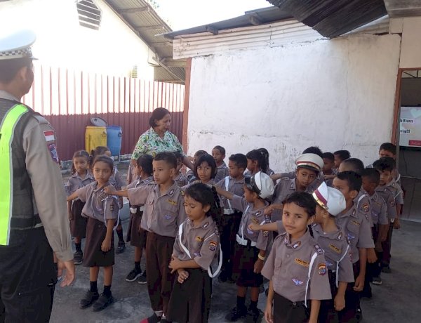 Gencarkan Edukasi Kamseltibcarlantas, Satlantas Polres Sikka Sasar TKK Bhayangkari untuk Pembentukan Karakter Tertib Lalu Lintas