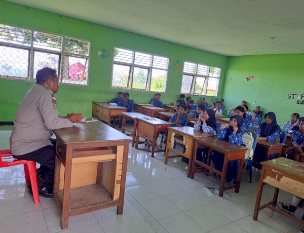 POLRES SIKKA POLDA NTT MELALUI JAJARAN POLSEK KEWAPANTE GELAR HIMBAUAN PENCEGAHAN BUNUH DIRI BAGI KAUM MUDA DAN WARGA