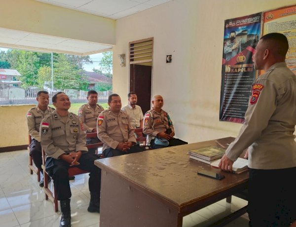 Melalui Pembinaan Rohani, Polres Sikka Perkokoh Integritas dan Profesionalisme Personel di Jajaran Polsek