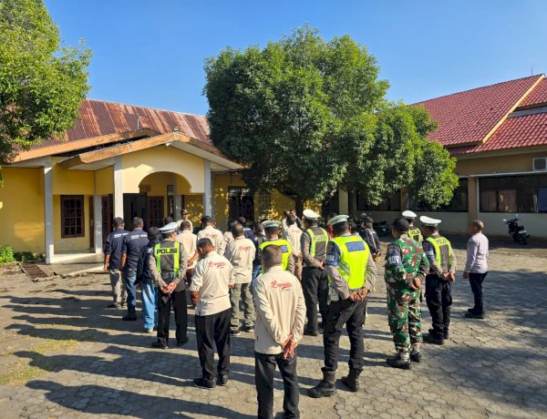 Antisipasi Kepadatan Kendaraan, Satlantas Polres Sikka Perkuat Pengamanan di Lima SPBU Kota Maumere