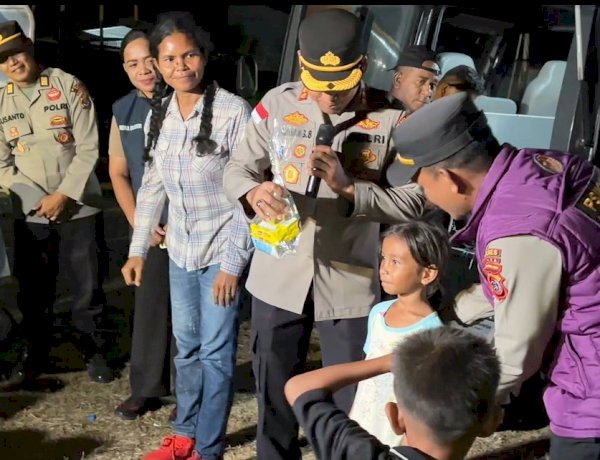 “Pulihkan Trauma Korban Gempa, Tim Psikologi Polda NTT dan Polres Sikka Hadir di Tengah Pengungsi Gelora Samador Maumere”