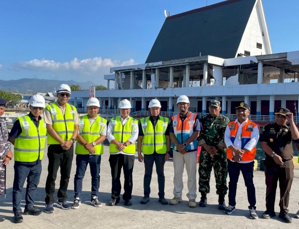 Di Tengah Duka Gempa, Wamenhub Suntana Hadir Membawa Bantuan dan Harapan untuk Sikka