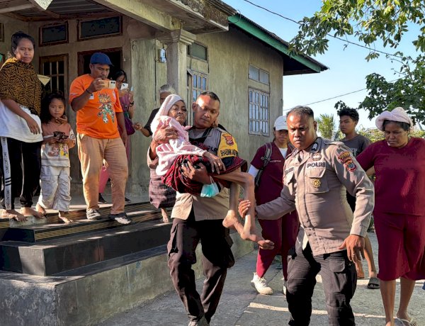 Polri Evakuasi Warga Palue Korban Gempa, Hadir Membantu di Tengah Duka dan Ketakutan